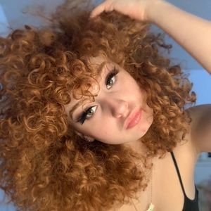 Meet your Posher, Hayley